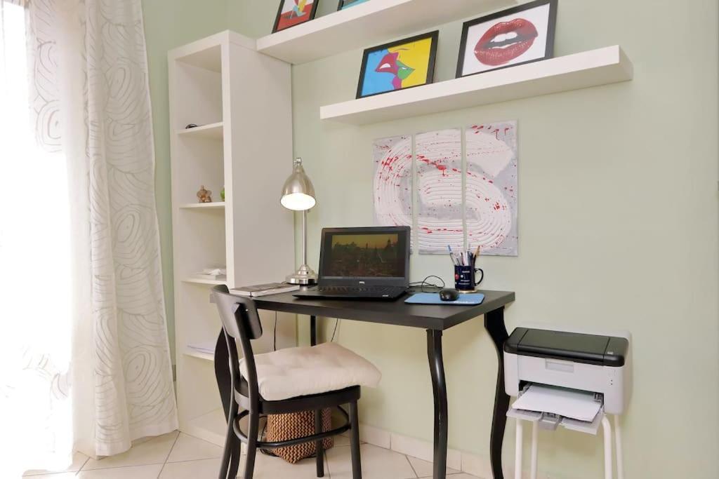 Relax Rome With 2 Balconies - 2 Bedroom Flat, 3Rd Floor With Lift, High Comfort, Quite, A Walk From Urban Train Station Gemelli And Metro A Stops Battistini & Cornelia Connecting To Center In 20 Minutes, 2 Steps From Bus Stop, Cycle Path, Groceries Luaran gambar