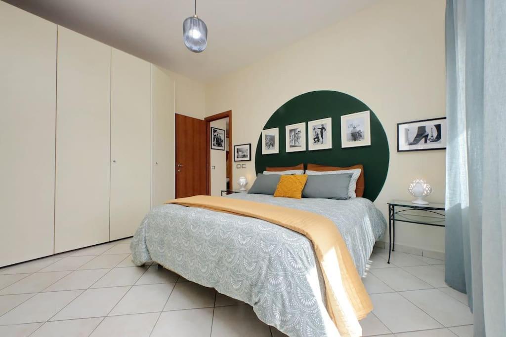 Relax Rome With 2 Balconies - 2 Bedroom Flat, 3Rd Floor With Lift, High Comfort, Quite, A Walk From Urban Train Station Gemelli And Metro A Stops Battistini & Cornelia Connecting To Center In 20 Minutes, 2 Steps From Bus Stop, Cycle Path, Groceries Luaran gambar
